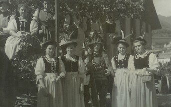 Tracht der Bürgerkapelle Lana4.jpg