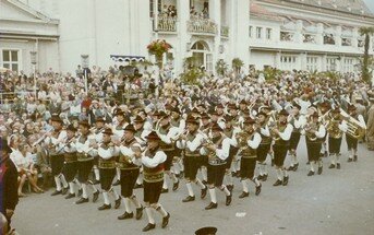 Tracht der Bürgerkapelle Lana9.jpg